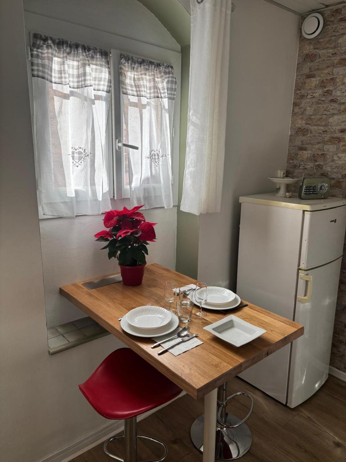 Appartement Central Des Terres Chaudes Proche Bord De Mer Menton Exterior foto
